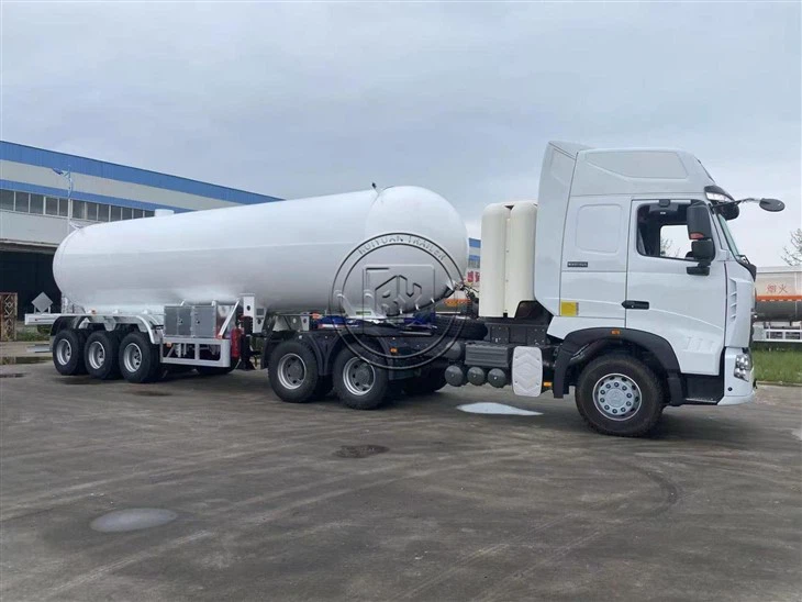 Three-axle 60 Cubic LPG Petroleum Liquefied Gas Semi-trailer